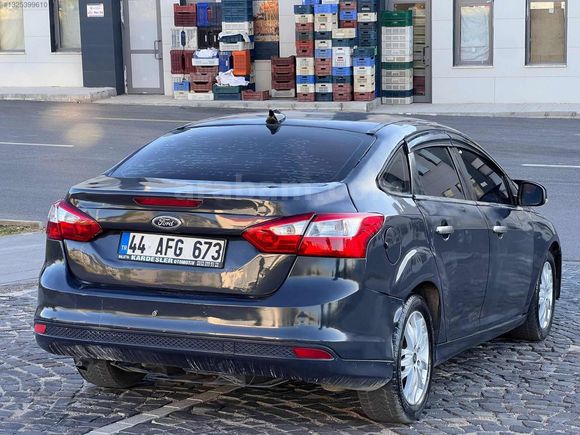 FORD FOCUS TİTANİUM DİZEL MOTOR ŞANZIMAN GÜZEL !