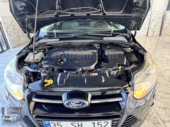 İLK KULLANICIDAN SERVİS BAKIMLI 1,6 DİZEL TİTANİUM PAKET