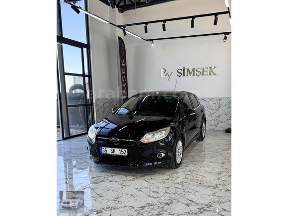 İLK KULLANICIDAN SERVİS BAKIMLI 1,6 DİZEL TİTANİUM PAKET