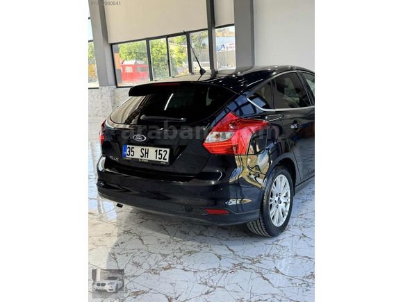 İLK KULLANICIDAN SERVİS BAKIMLI 1,6 DİZEL TİTANİUM PAKET