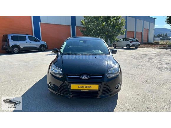 2012 Ford Focus 1.6tdci Titanium.(252.000kmde)