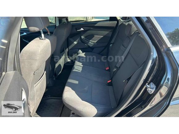 2012 Ford Focus 1.6tdci Titanium.(252.000kmde)