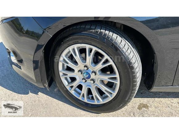 2012 Ford Focus 1.6tdci Titanium.(252.000kmde)