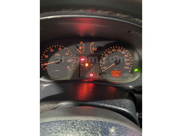 Sahibinden Renault Clio 1.4 RNA 2000 Model 