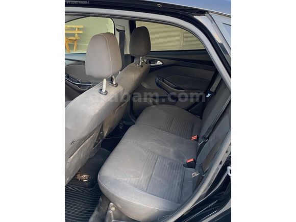 EMİR OTOMOTİVDEN MÜKEMMEL TEMIZLIKTE FOCUS TİTANIUM
