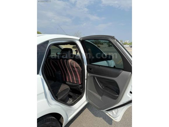 2011 FOCUS TİTANYUM X SUNROFF EMSALSİZ 132BİN KM'DE