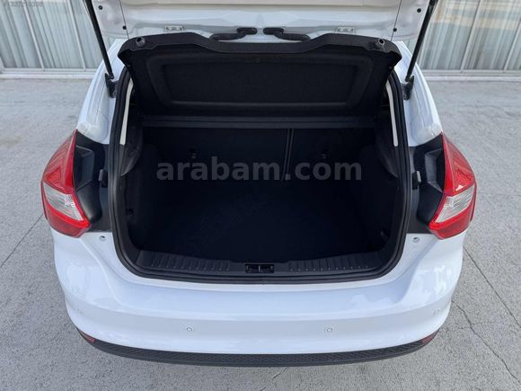 ORTAM'DAN BOYASIZ DEĞİŞENSİZ 158 BİN KM FOCUS TİTANİUM X SUNROOF