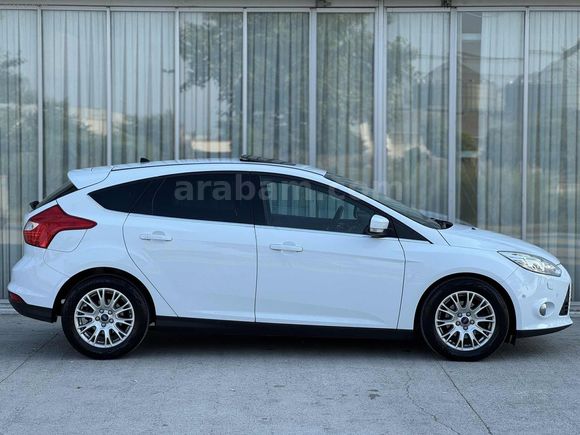 ORTAM'DAN BOYASIZ DEĞİŞENSİZ 158 BİN KM FOCUS TİTANİUM X SUNROOF