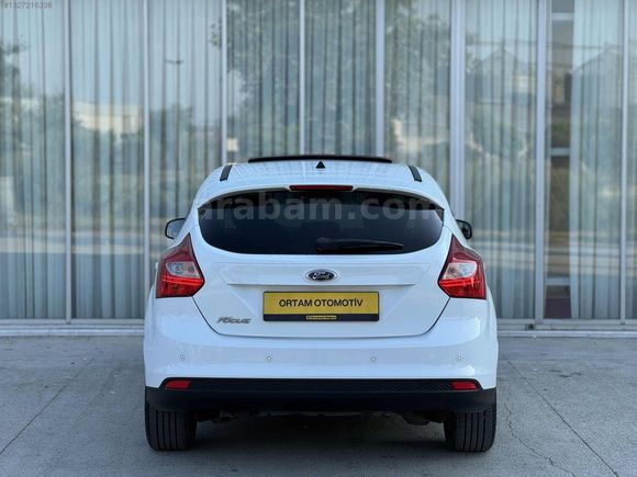 ORTAM'DAN BOYASIZ DEĞİŞENSİZ 158 BİN KM FOCUS TİTANİUM X SUNROOF