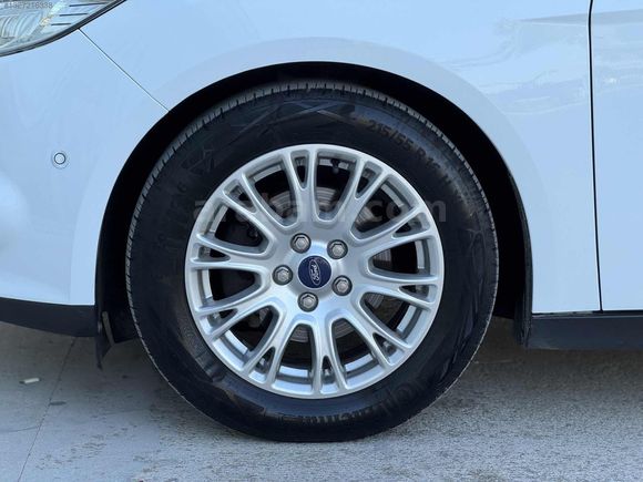 ORTAM'DAN BOYASIZ DEĞİŞENSİZ 158 BİN KM FOCUS TİTANİUM X SUNROOF