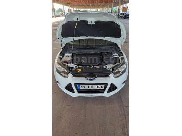 2013 ÇIKIŞLI TR'DE TEK FORD FOCUS TİTANYUM PLUS HATASIZ