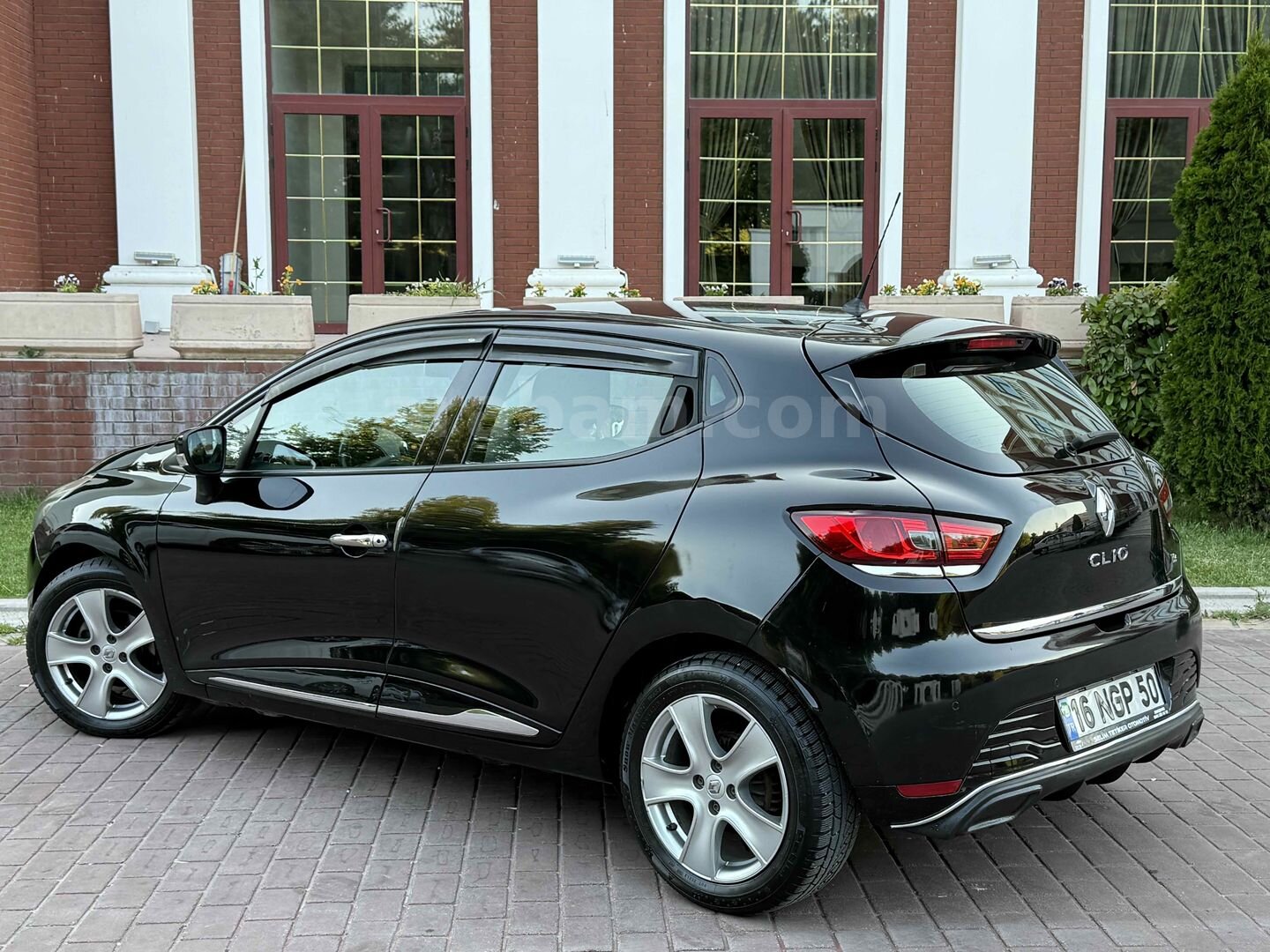 Galeriden Renault Clio 1.2 TCe Icon 2013 Model Eskişehir 147.000 km Siyah 3