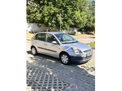 ilk sahibinden ,orjinal düşük km, temiz fiesta