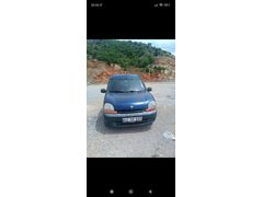 2. Sahibinden Renault Kangoo 1.4 RNA 2001 Model