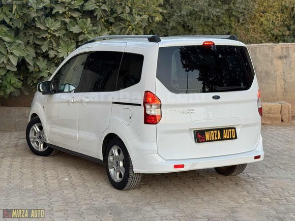 FORD TOURNEO COURİER