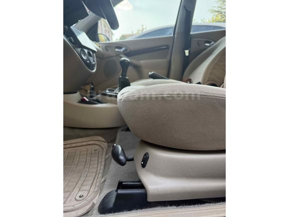 Sahibinden Ford Focus 1.6 Ghia 2003 Model 