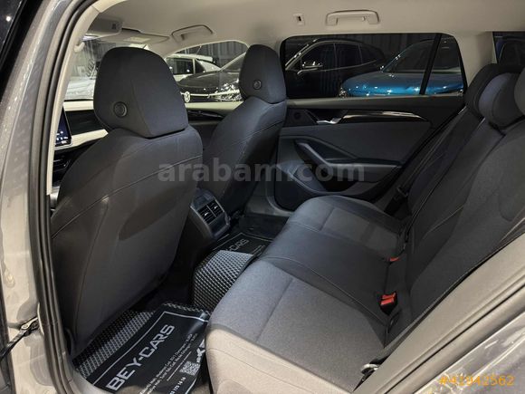 BEY-CARS 2025 PASSAT VARİANT 1.5ETSI IMPRESSİON 13.500KM BOYASIZ
