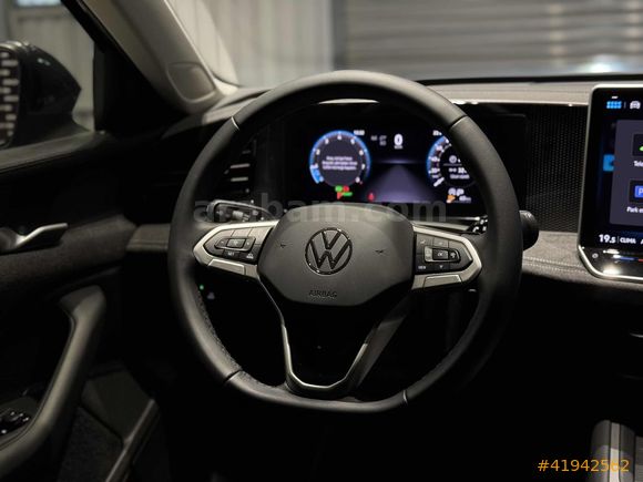 BEY-CARS 2025 PASSAT VARİANT 1.5ETSI IMPRESSİON 13.500KM BOYASIZ