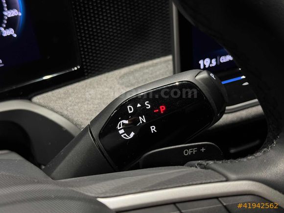 BEY-CARS 2025 PASSAT VARİANT 1.5ETSI IMPRESSİON 13.500KM BOYASIZ