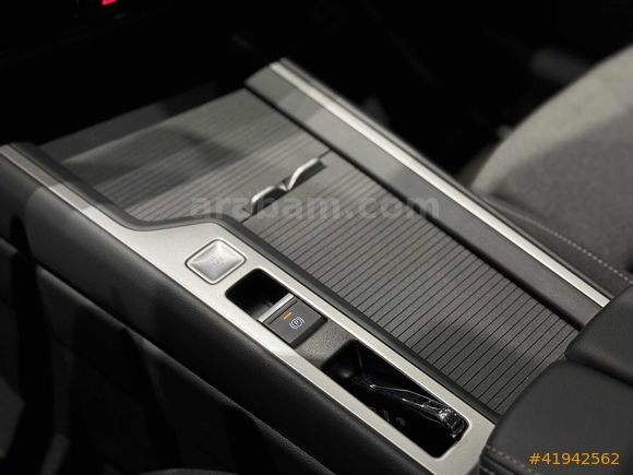 BEY-CARS 2025 PASSAT VARİANT 1.5ETSI IMPRESSİON 13.500KM BOYASIZ