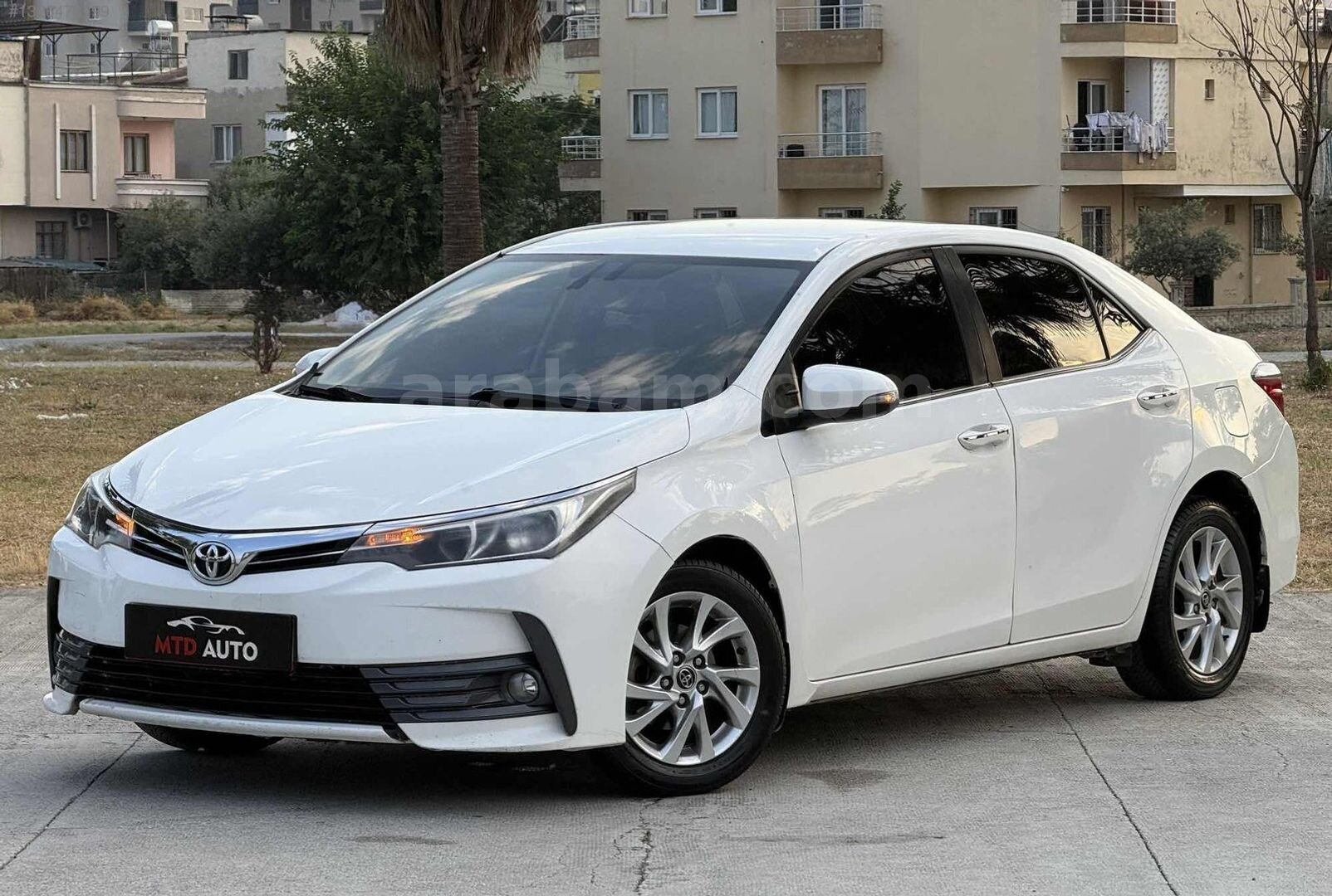 Galeriden Toyota Corolla 1.4 D-4D Premium 2016 Model Mersin 202.000 km Beyaz 3