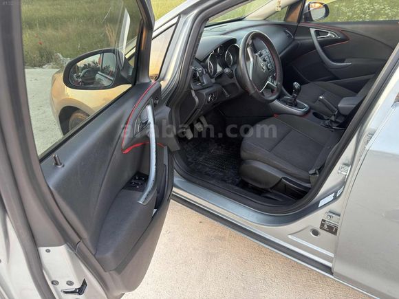 SAHİBİNDEN TEMİZ 2012 OPEL ASTRA BENZİN & LPG 157.000 KM