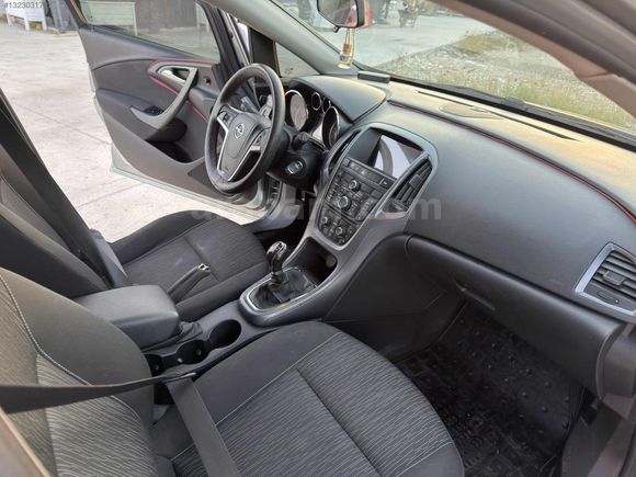 SAHİBİNDEN TEMİZ 2012 OPEL ASTRA BENZİN & LPG 157.000 KM