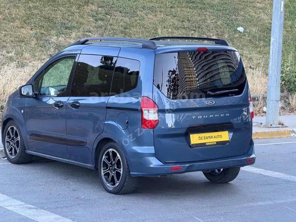 ÖZ ZAFER AUTO'DAN 2022 TİTANİUM PLUS 75.000 KM FORD COURİER