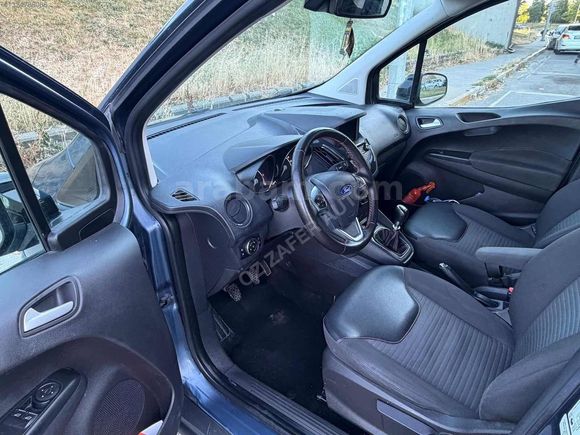 ÖZ ZAFER AUTO'DAN 2022 TİTANİUM PLUS 75.000 KM FORD COURİER