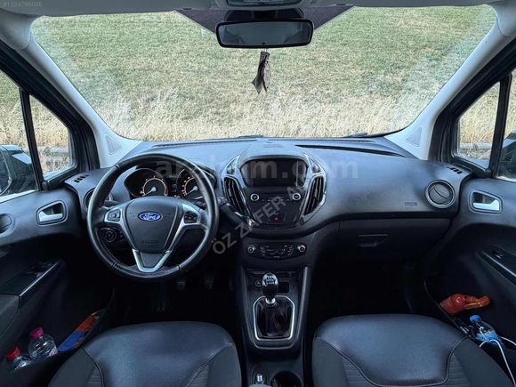 ÖZ ZAFER AUTO'DAN 2022 TİTANİUM PLUS 75.000 KM FORD COURİER