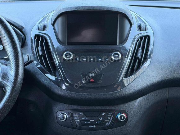 ÖZ ZAFER AUTO'DAN 2022 TİTANİUM PLUS 75.000 KM FORD COURİER