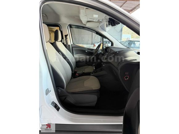 1.5 TİTANYUM 6 İLERİ OTOMOBİL RUHSATLI