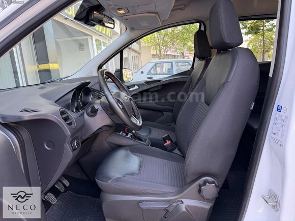 2023 Ford Courier 1.5 Tdci Titanium Plus 55.000 Km