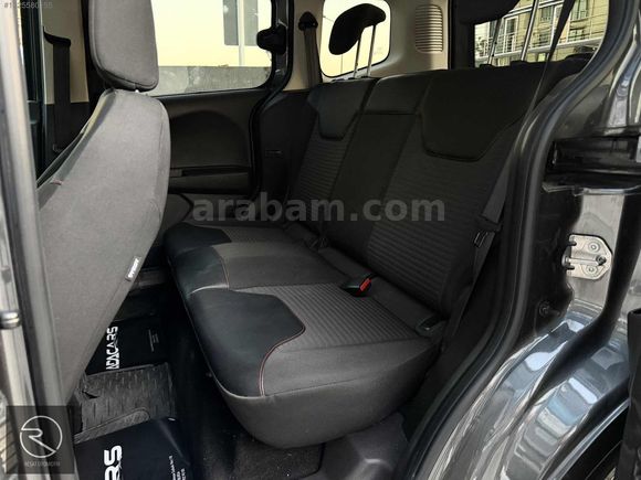 REŞAT - 2023 Model Ford Tourneo Courier Titanium Plus "HATASIZ"