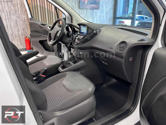 POLAT'TAN 2022 MODEL FORD COURİER TİTANİUM PLUS FUL+FULL SERİSİ