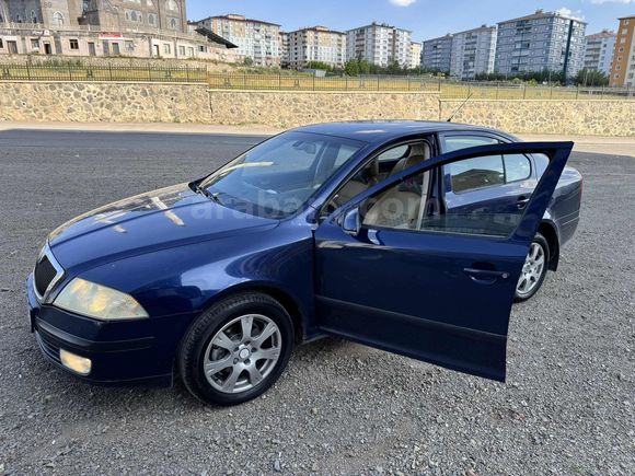 OCTAVIA ELEGANCE 212.ooo KM // ORJİNAL DEĞİŞENSİZ FULL PAKET