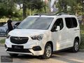 HC EXCLUSİVE'DEN OPEL COMBO HATASIZ CAM TAVAN OTOMATİK %20 KDV