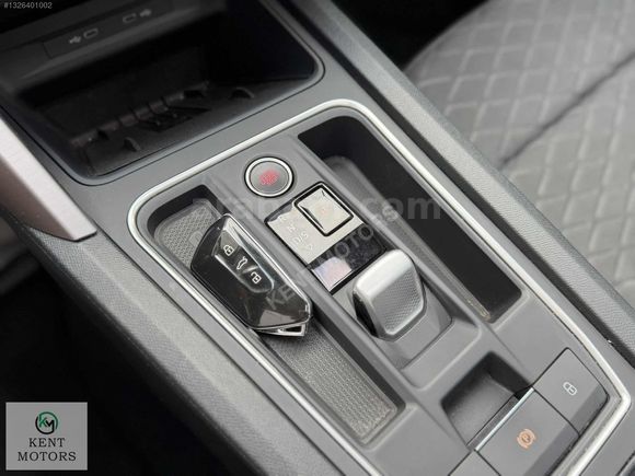 2025 SEAT LEON 1.5 eHybrid FR 10*BİN KM CAM TAVAN-İLK EL-204HP