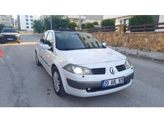MEMURDAN 2004 MEGAN 2 DİNAMİK 1,6 CAM TAVAN FULL PAKET  LPG Lİ 278,000 KM DE 