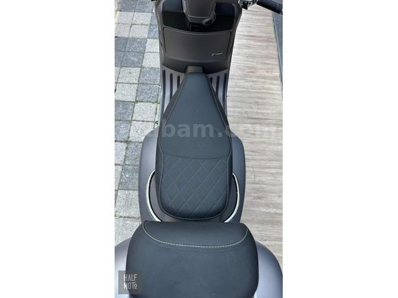 HALF MOTO 2024 VESPA GTS 300 SUPERTECH ÖN CAM-ÇANTA