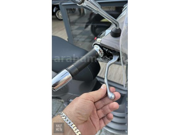 HALF MOTO 2024 VESPA GTS 300 SUPERTECH ÖN CAM-ÇANTA