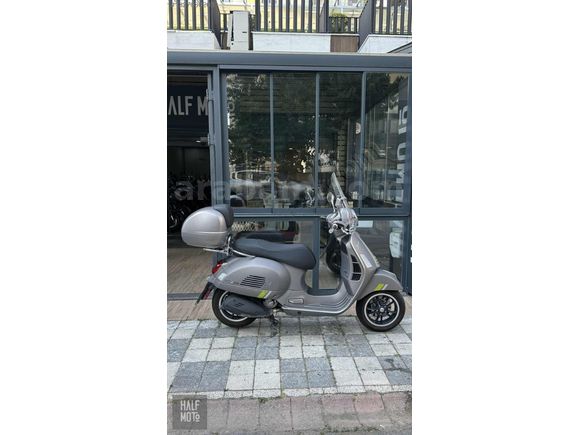HALF MOTO 2024 VESPA GTS 300 SUPERTECH ÖN CAM-ÇANTA