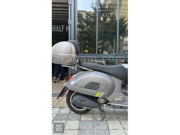 HALF MOTO 2024 VESPA GTS 300 SUPERTECH ÖN CAM-ÇANTA