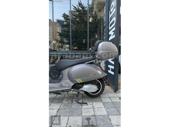 HALF MOTO 2024 VESPA GTS 300 SUPERTECH ÖN CAM-ÇANTA