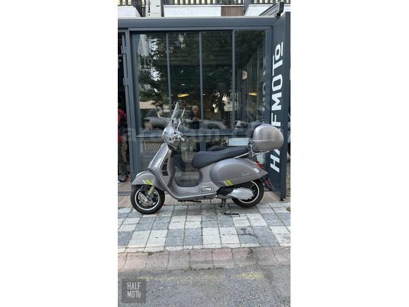 HALF MOTO 2024 VESPA GTS 300 SUPERTECH ÖN CAM-ÇANTA