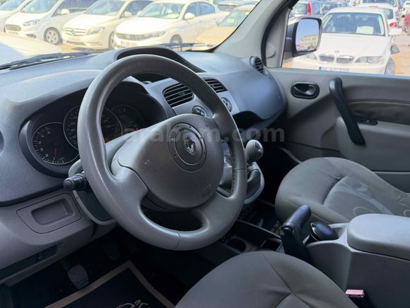 Galeriden Renault Kangoo Multix 1.5 dCi 6 İLERİ 105 HP 2009 Model İstanbul