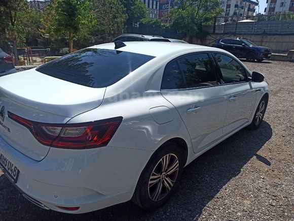 Sahibinden Renault Megane 1.3 TCe Touch 2023 Model