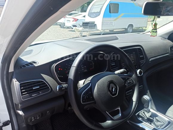 Sahibinden Renault Megane 1.3 TCe Touch 2023 Model