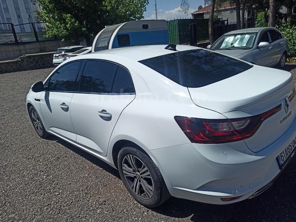 Sahibinden Renault Megane 1.3 TCe Touch 2023 Model