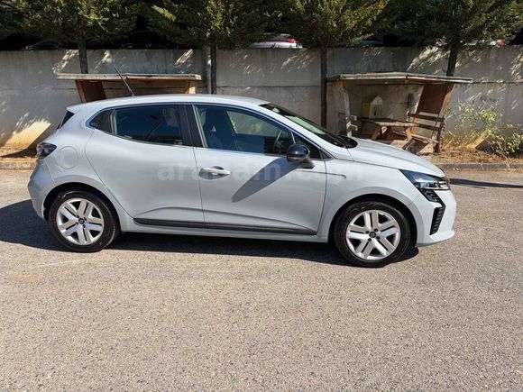 Sahibinden Renault Clio 1.0 TCe Evolution 2025 Model İstanbul